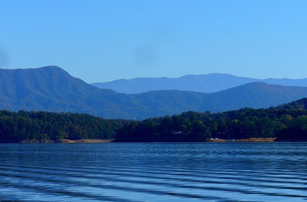 Douglas Lake Dandridge Tennessee